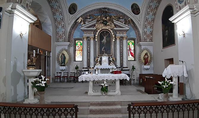 a_szenttamasi_templom_oltara_670x400
