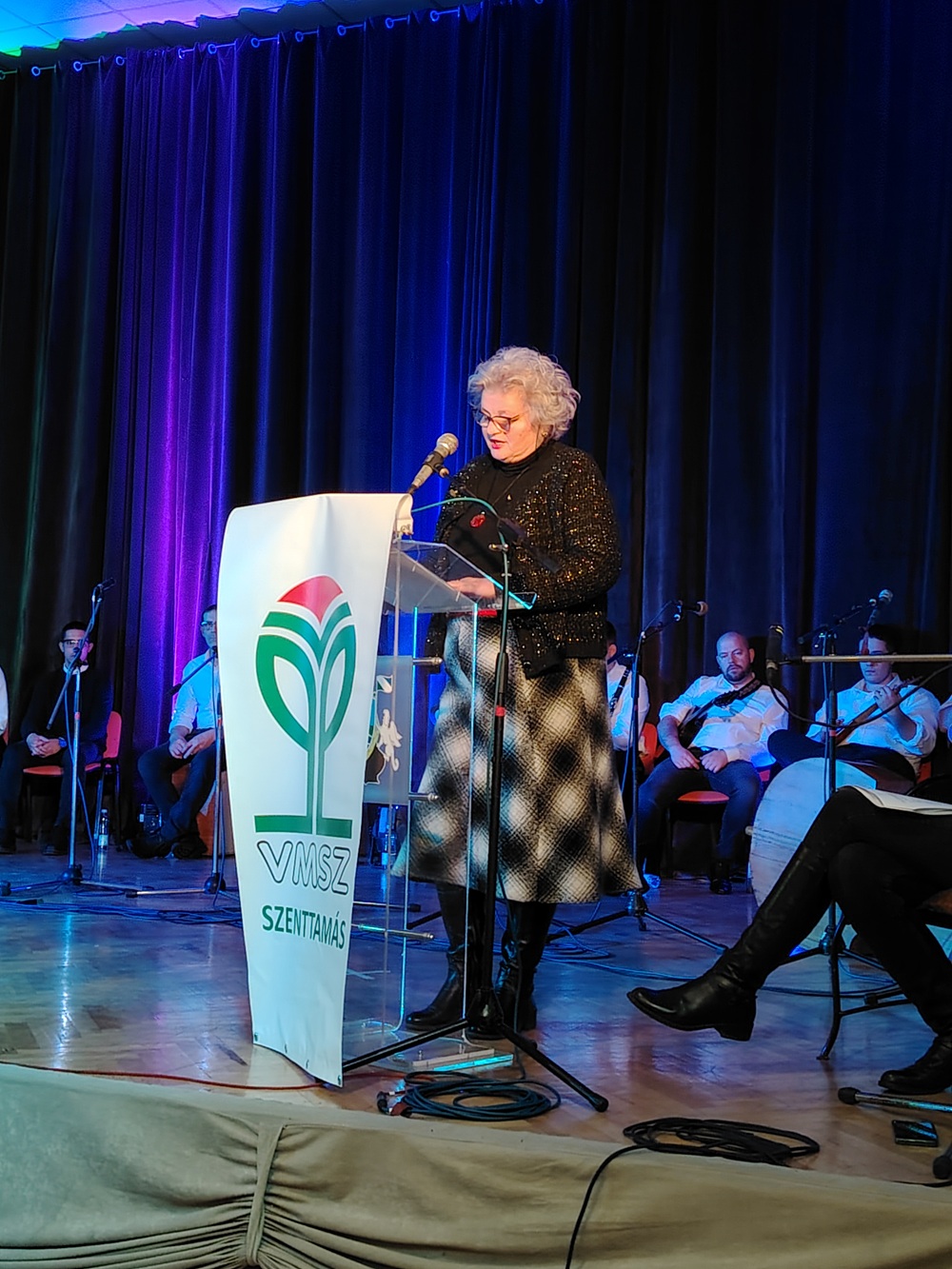 munjin-szokola-erika